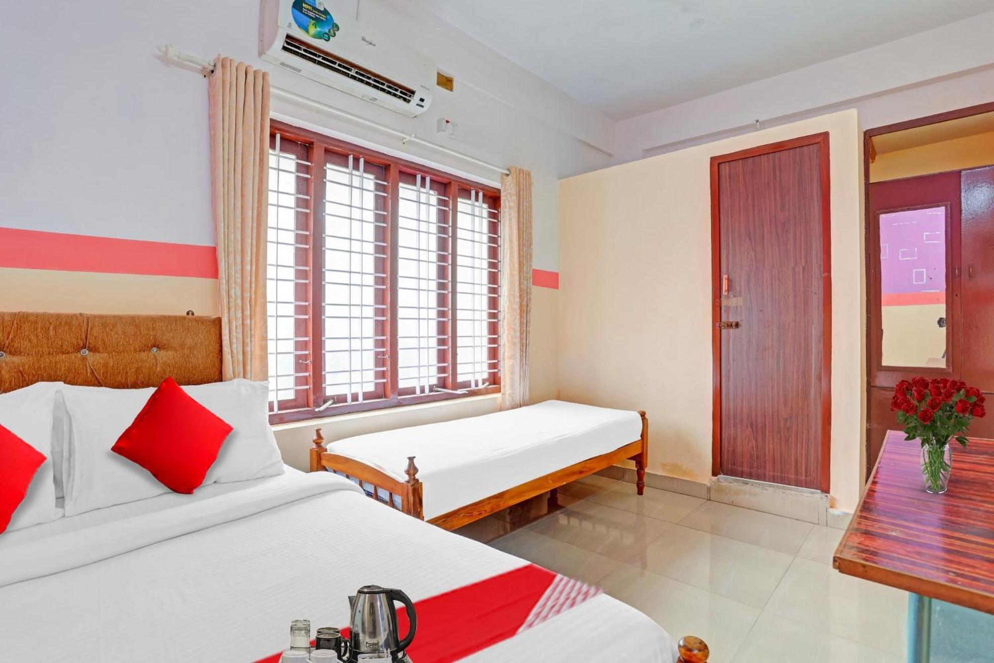 Spot On The New View Regency Hotel Thiruvananthapuram Eksteriør billede